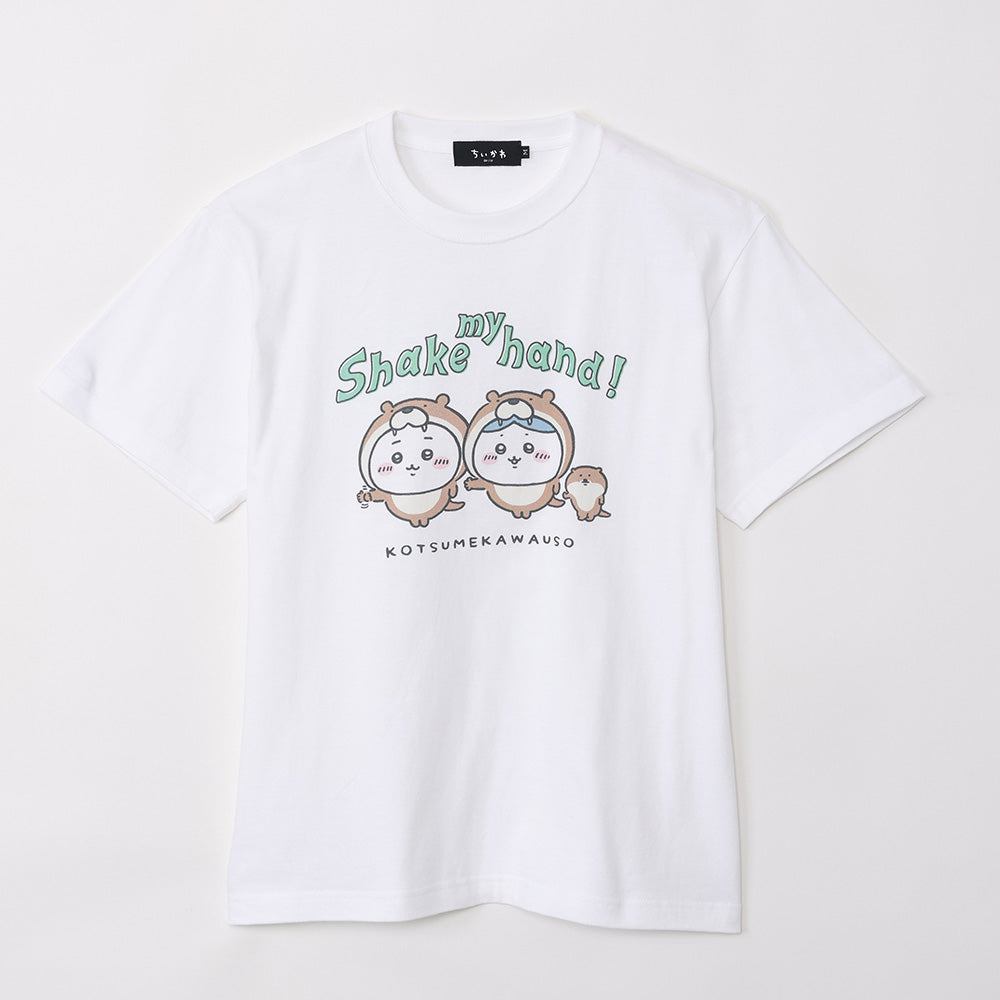 吉伊卡哇水族館 T恤 水獺握手 白色（附魷魚鏡面） ちいかわ水族館 Tシャツ カワウソと握手 ホワイト（イカミラー付）